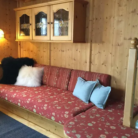 Ferienwohnung Erdbeere & Nanni 施图拜河谷新施蒂夫特